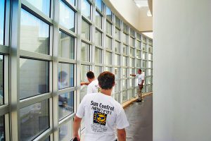 פרויקט חיפוי זכוכיות בקניון 'טיפני' בקפריסין