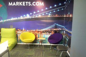 פרויקט חיפוי קירות בחברת markets